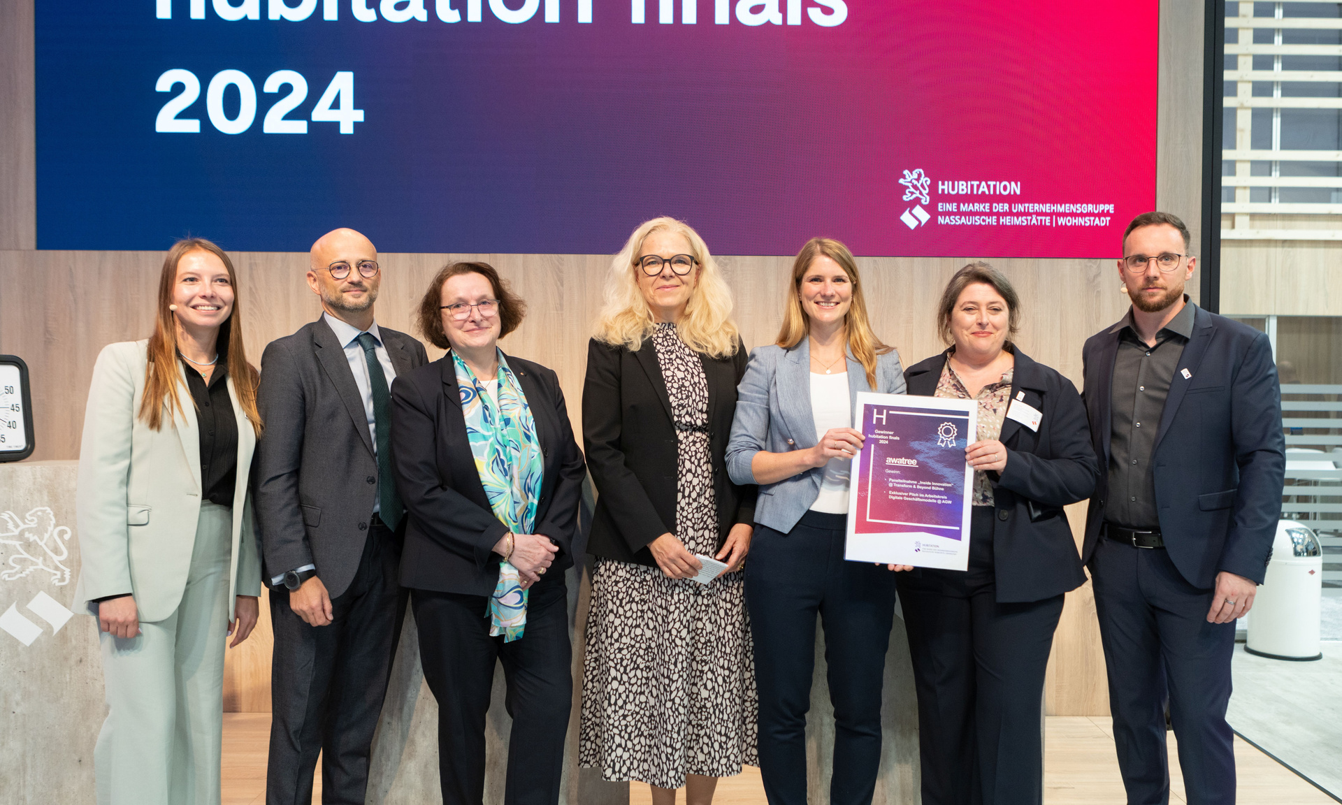 Gewinnerfoto (v.l.n.r.: Frieda Gresch, Steffen Helbig, Prof. Dr. habil. Sigrid Schaefer, Doris Wagner, Iris Christophers, Martina Fendt, Nikolas Mück)